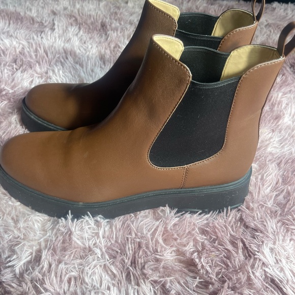 Coach Reid Platform Chelsea Bootie size 11b - Picture 4 of 8